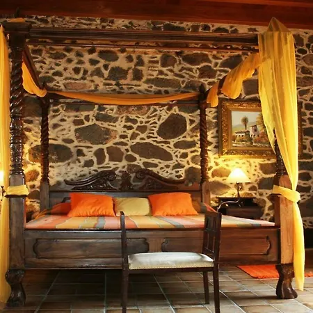 Guest house Rural Restaurante Mahoh 3*