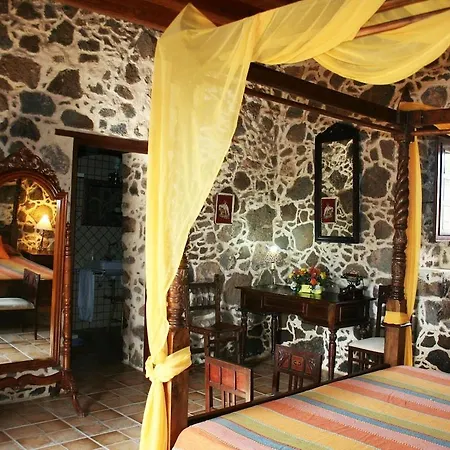 Rural Restaurante Mahoh Guest house