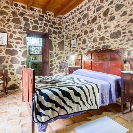 Guest house Rural Restaurante Mahoh 3*