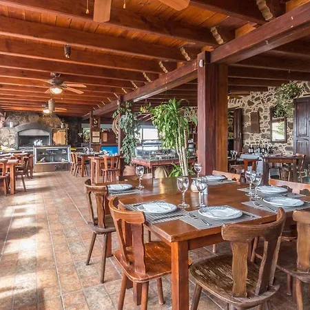 Guest house Rural Restaurante Mahoh 3*