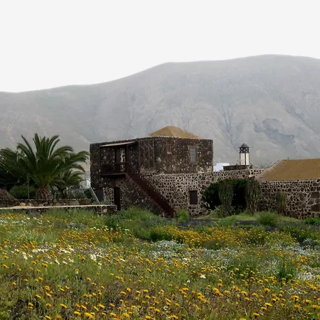 Rural Restaurante Mahoh منزل ريفي